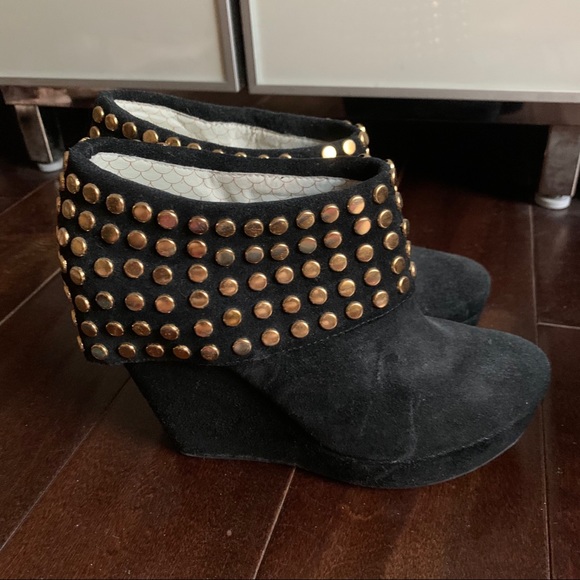 Matiko studded black suede platform ankle bootie - Picture 4 of 5